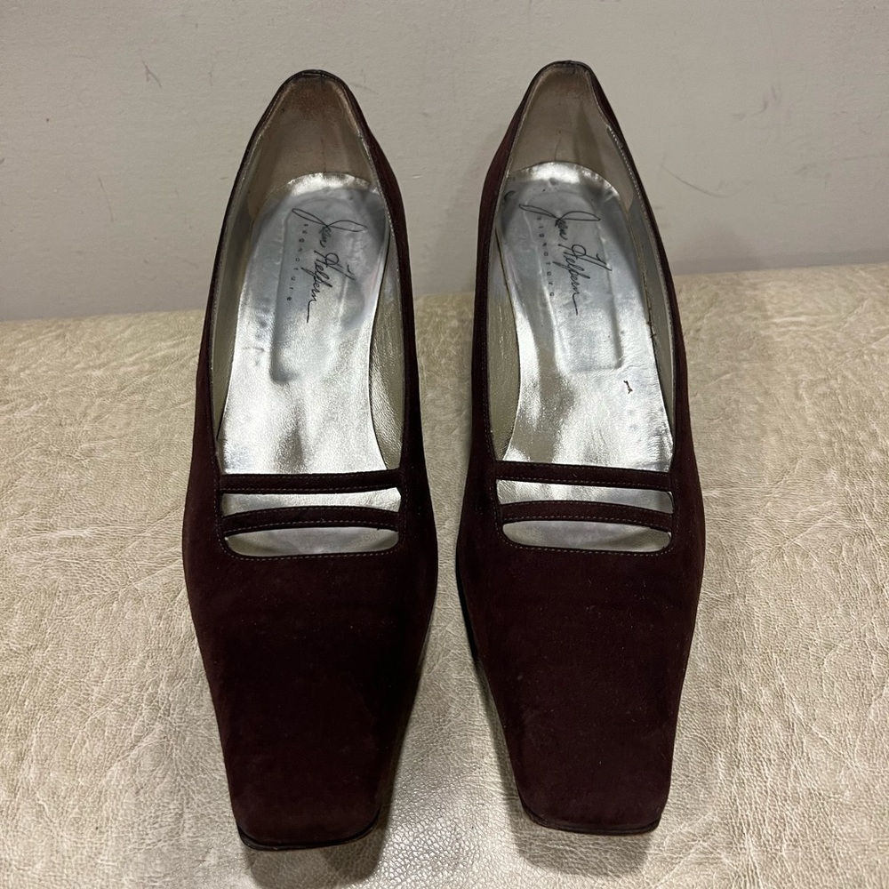 Joan Helpern size 9 Signature Dark Brown Suede T-Strap heels